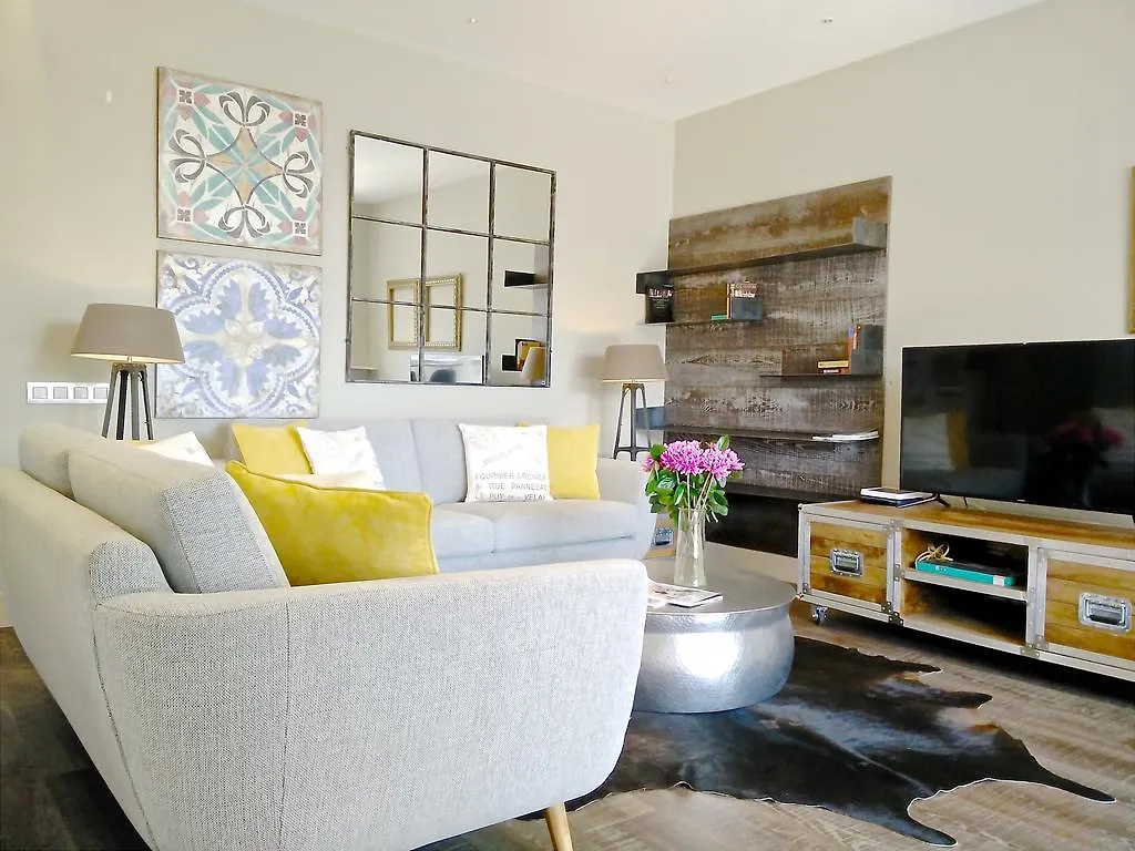 Ferran Pedralbes Penthouse 0*, Barcelona